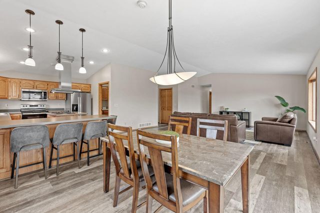 804 Grant Avenue, Hudson, WI 54016