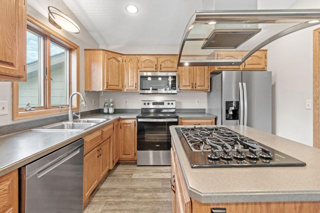 804 Grant Avenue, Hudson, WI 54016