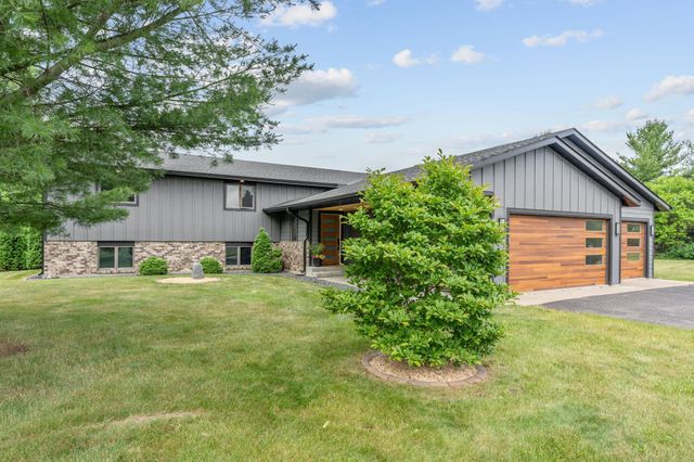 804 Grant Avenue, Hudson, WI 54016