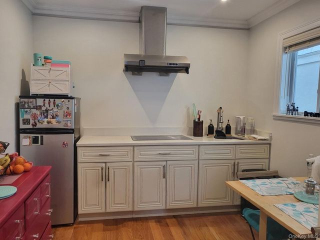 15031 17th Road RANCH, Whitestone, NY 11357