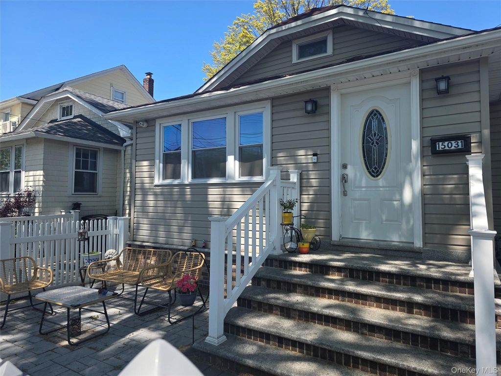 15031 17th Road RANCH, Whitestone, NY 11357