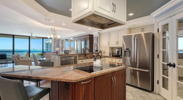 2110 HARBOURSIDE DRIVE 536, Longboat Key, FL 34228