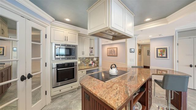 2110 HARBOURSIDE DRIVE 536, Longboat Key, FL 34228