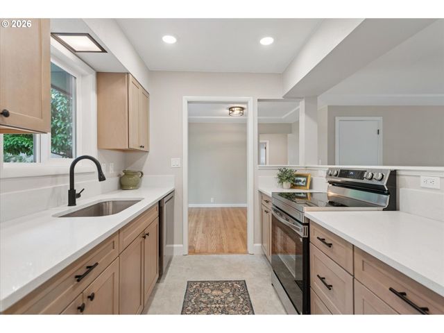 64 Nw FLORENCE Ave, Gresham, OR 97030