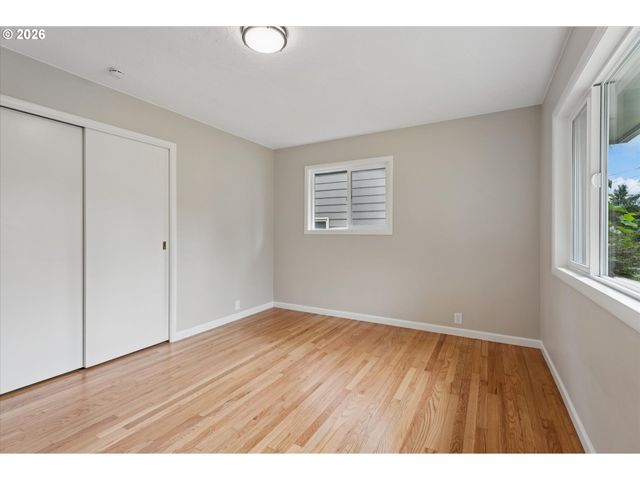 64 Nw FLORENCE Ave, Gresham, OR 97030