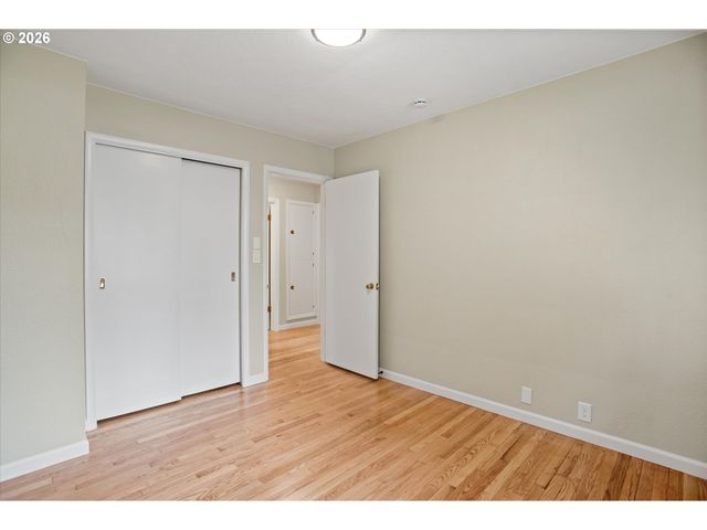 64 Nw FLORENCE Ave, Gresham, OR 97030