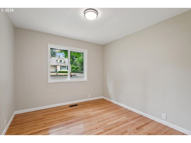 64 Nw FLORENCE Ave, Gresham, OR 97030