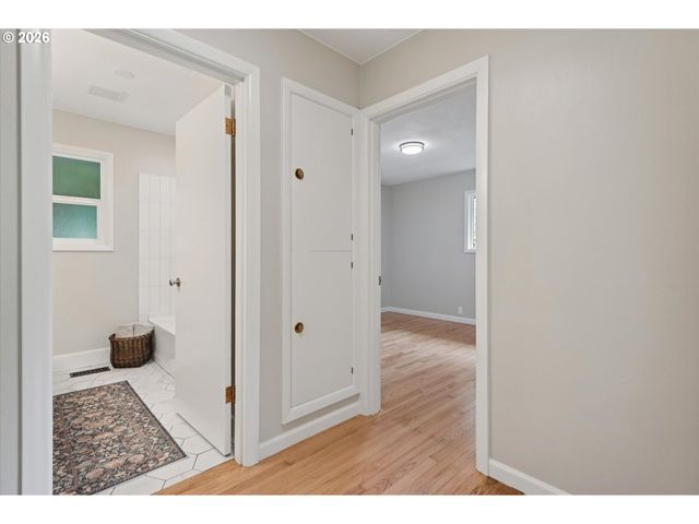 64 Nw FLORENCE Ave, Gresham, OR 97030