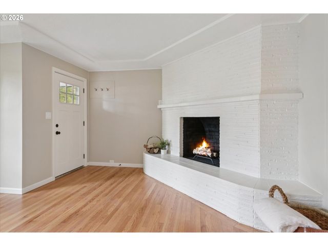 64 Nw FLORENCE Ave, Gresham, OR 97030
