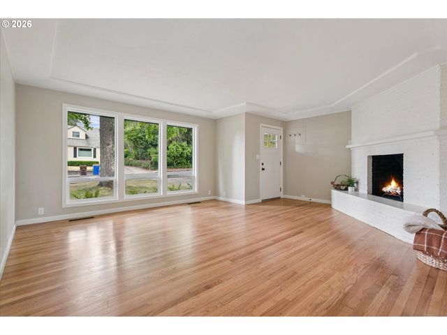 64 Nw FLORENCE Ave, Gresham, OR 97030