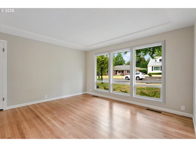 64 Nw FLORENCE Ave, Gresham, OR 97030