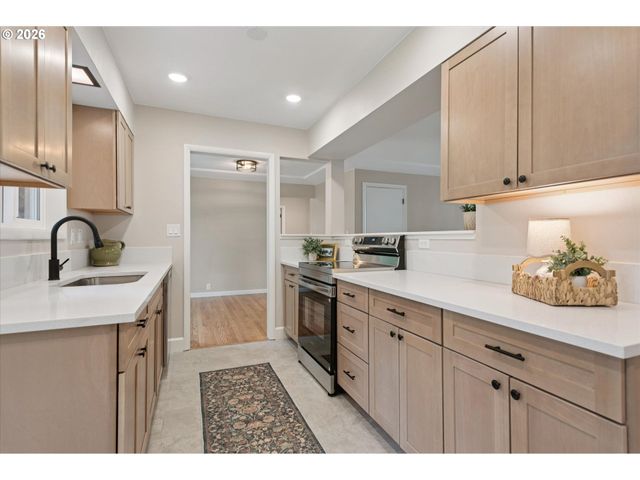 64 Nw FLORENCE Ave, Gresham, OR 97030