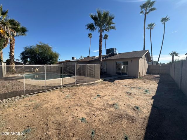 5256 W CHOLLA Street, Glendale, AZ 85304