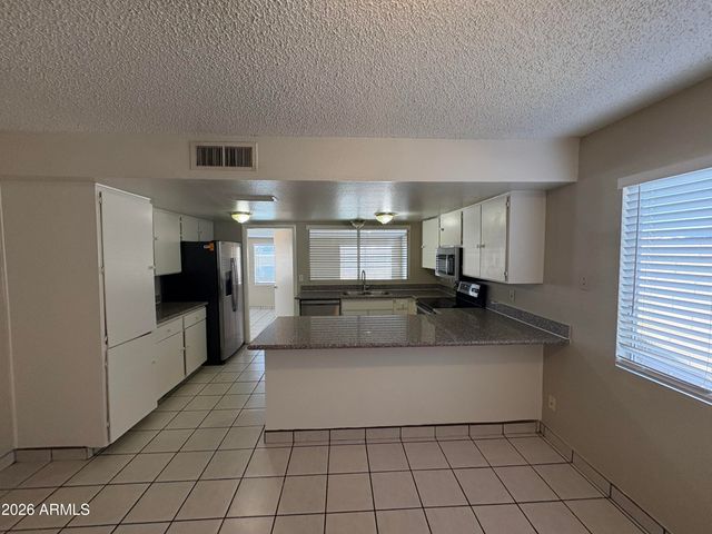 5256 W CHOLLA Street, Glendale, AZ 85304