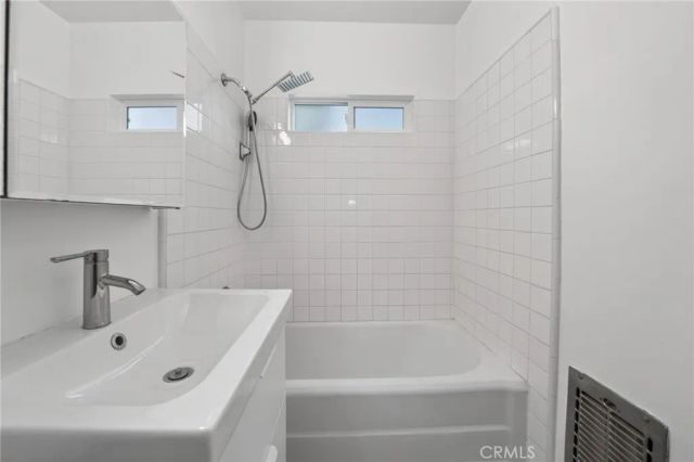 15224 La Maida, Sherman Oaks, CA 91403