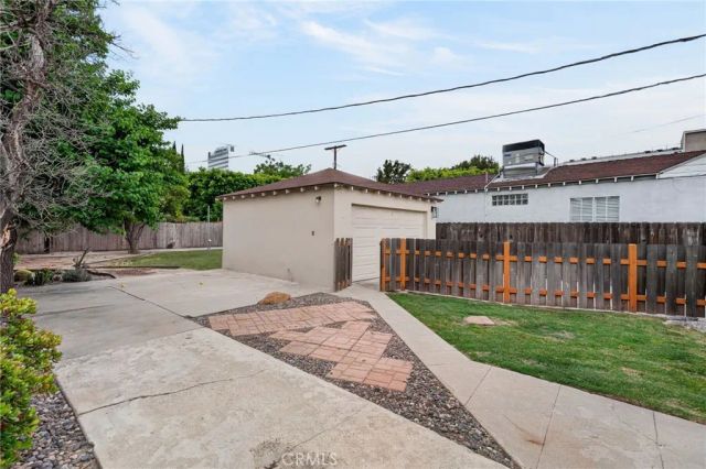 15224 La Maida, Sherman Oaks, CA 91403