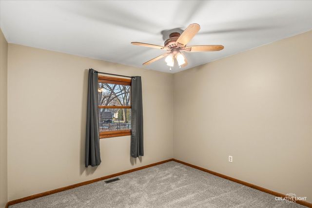 1652 Hilda Drive, Lake Holiday, IL 60548