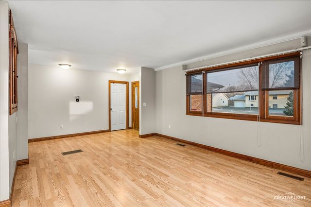 1652 Hilda Drive, Lake Holiday, IL 60548