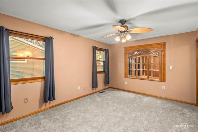 1652 Hilda Drive, Lake Holiday, IL 60548