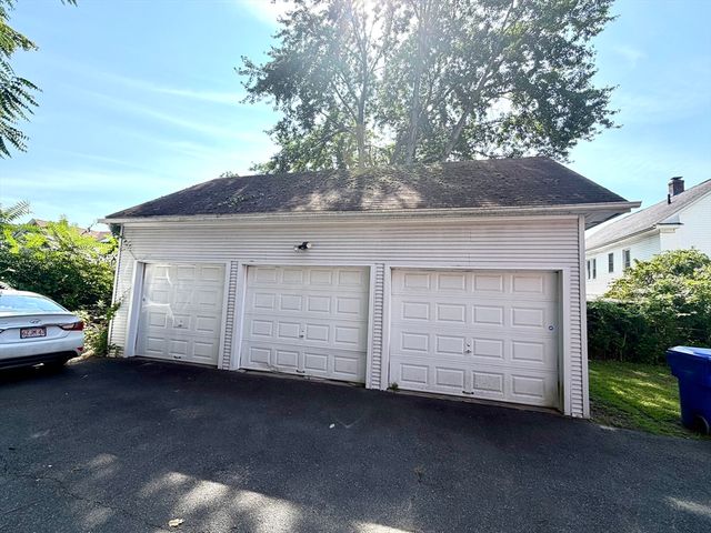 87 Hamburg, Springfield, MA 01107