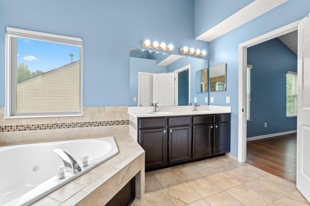 7975 Holderman Street, Lewis Center, OH 43035