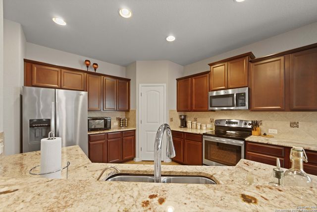 232 Albarella, Cibolo, TX 78108