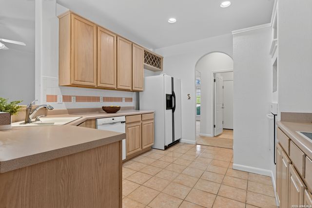 12 Twinpost, San Antonio, TX 78254