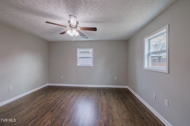 1621 Fairfield Avenue, Kingsport, TN 37664