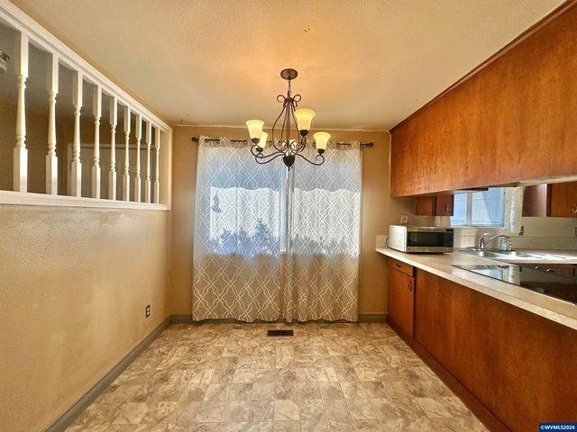2205 NW Garryanna St, Corvallis, OR 97330