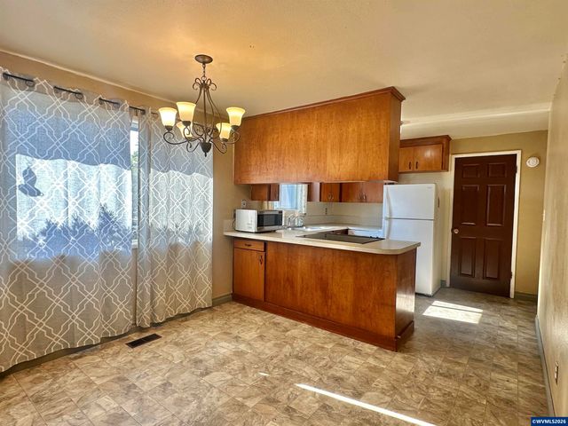 2205 NW Garryanna St, Corvallis, OR 97330
