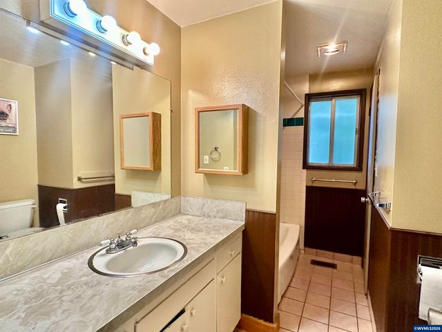 2205 NW Garryanna St, Corvallis, OR 97330