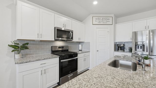433 DEBORAH DR, New Braunfels, TX 78130