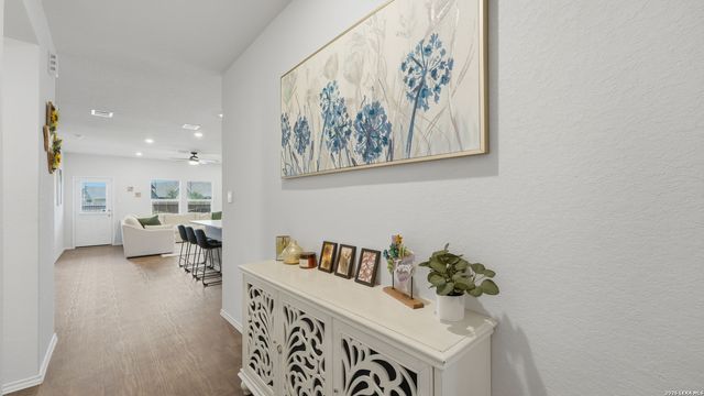 433 DEBORAH DR, New Braunfels, TX 78130