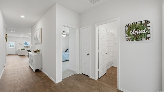 433 DEBORAH DR, New Braunfels, TX 78130