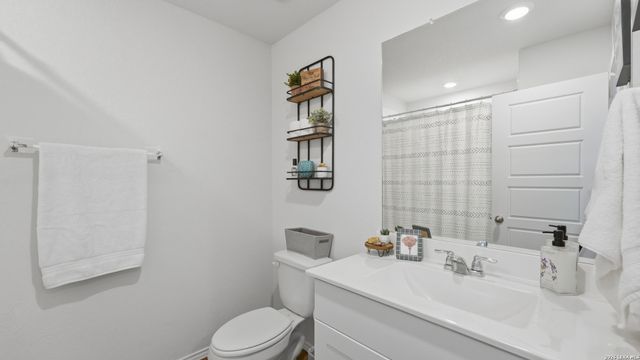 433 DEBORAH DR, New Braunfels, TX 78130
