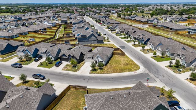 433 DEBORAH DR, New Braunfels, TX 78130