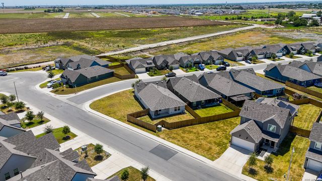 433 DEBORAH DR, New Braunfels, TX 78130