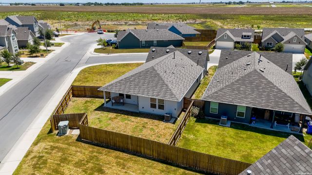 433 DEBORAH DR, New Braunfels, TX 78130