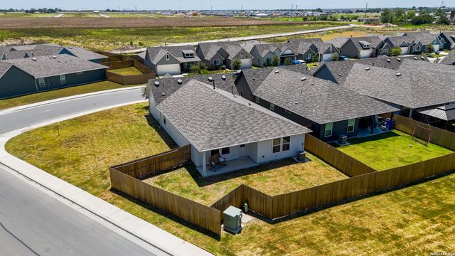 433 DEBORAH DR, New Braunfels, TX 78130
