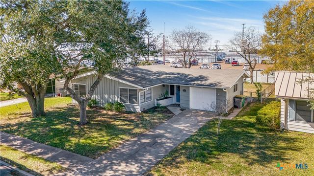 4805 Lilac Lane, Victoria, TX 77904