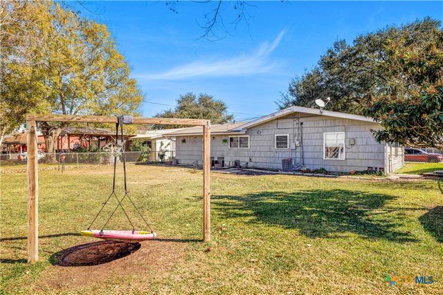 4805 Lilac Lane, Victoria, TX 77904