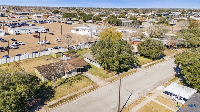 4805 Lilac Lane, Victoria, TX 77904