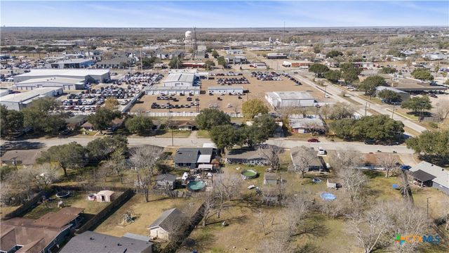 4805 Lilac Lane, Victoria, TX 77904