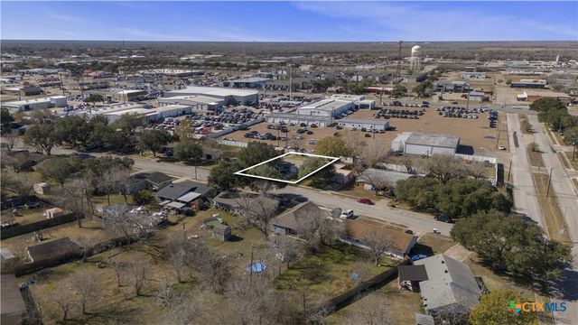 4805 Lilac Lane, Victoria, TX 77904