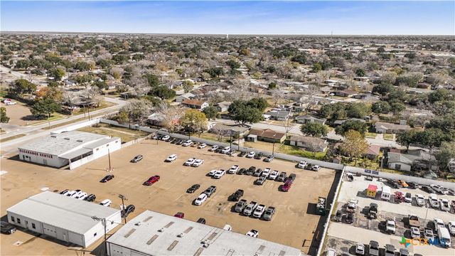 4805 Lilac Lane, Victoria, TX 77904