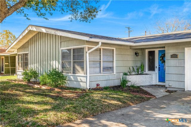 4805 Lilac Lane, Victoria, TX 77904