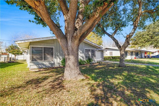 4805 Lilac Lane, Victoria, TX 77904