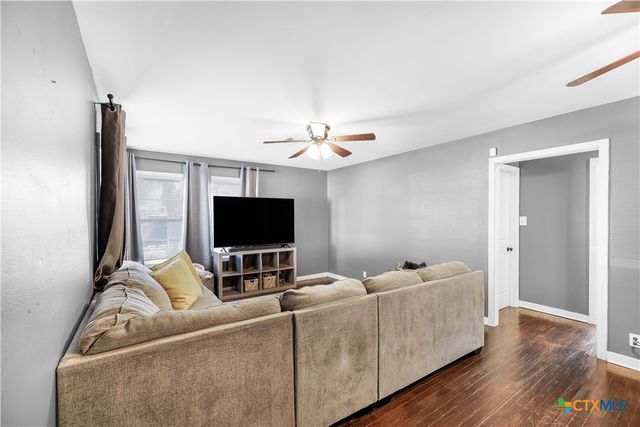 4805 Lilac Lane, Victoria, TX 77904