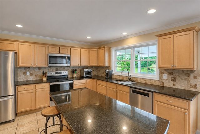 306 Providence Dr, Marshall, PA 15090