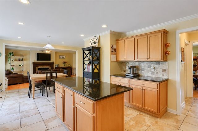 306 Providence Dr, Marshall, PA 15090